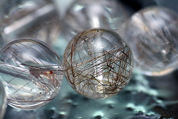 シルバールチルクオーツ